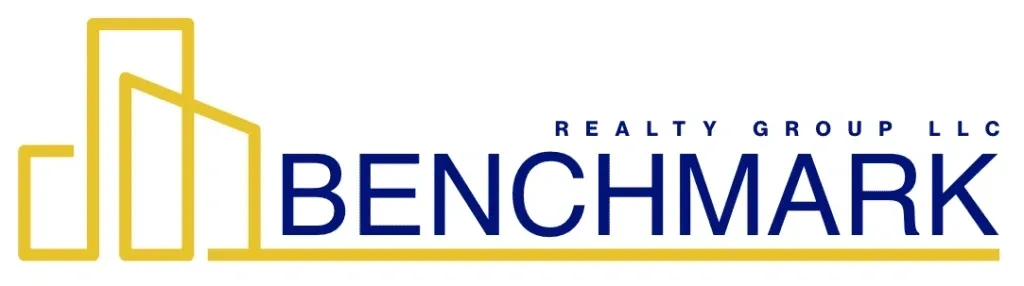 A logo for the real estate section of fench. Com