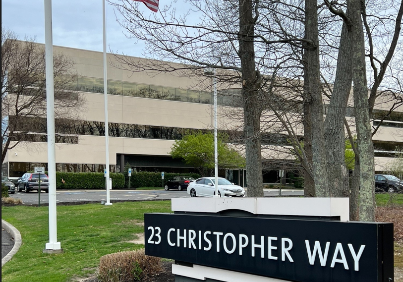 A sign that says 2 3 christopher way